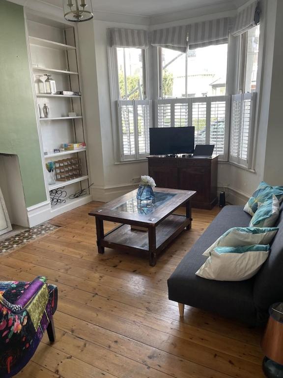 Beautiful Ground Floor Garden Flat Apartment London Bagian luar foto